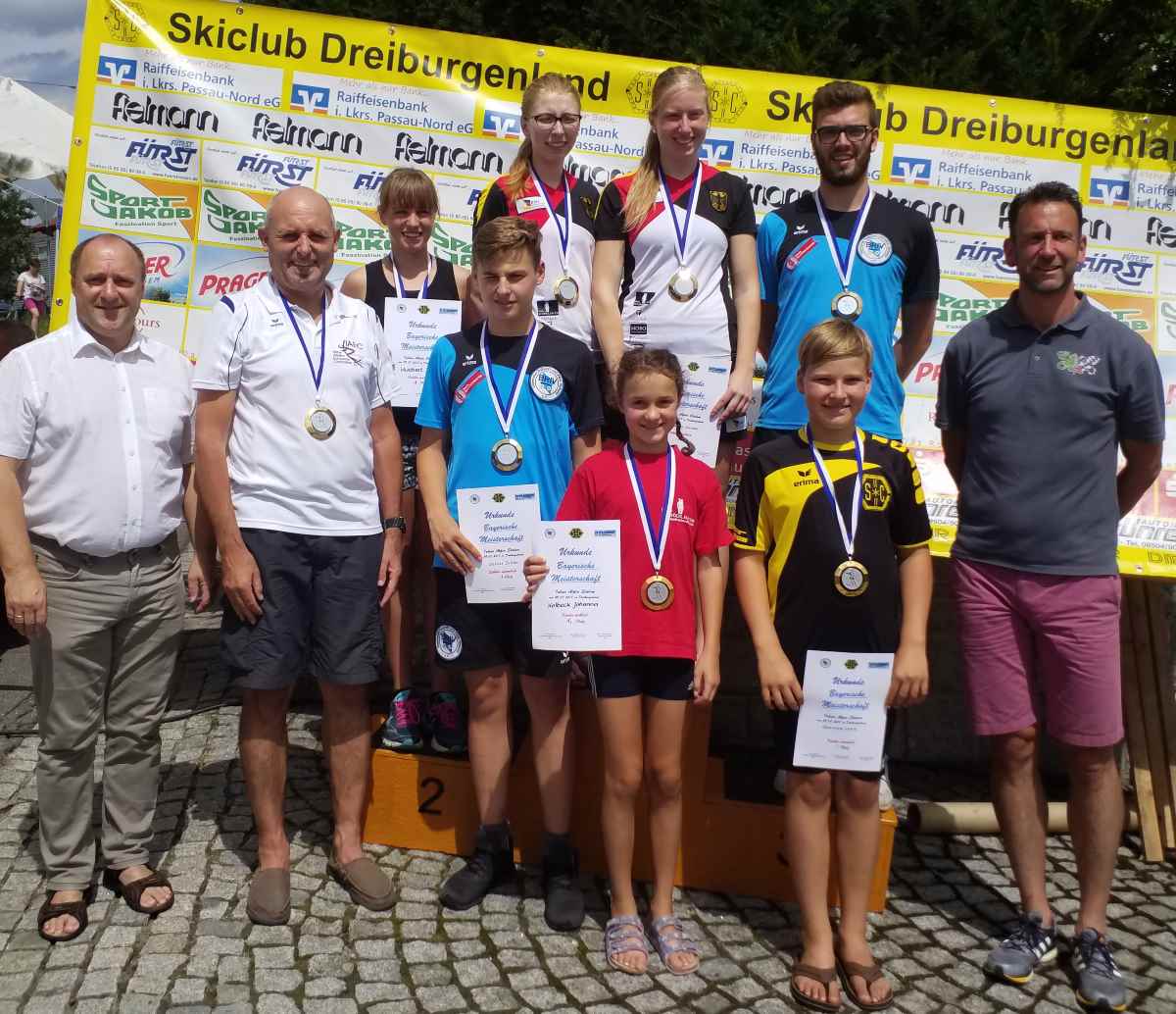 Vier Sportler des FC Chammünster waren unter den acht Titelträgern der Bayerischen Meisterschaften im Inline-alpin-Riesentorlauf 2017.