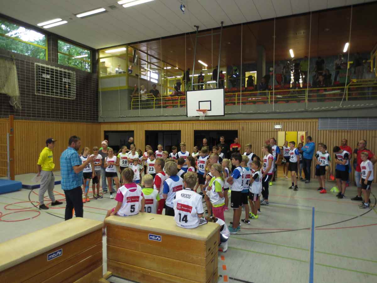 Rund 60 Sportler gingen beim Kondi-Wettbewerb an den Start, der zugleich als Auftakt für die Rennserien um den Sparkassen-Kinder-Cup und den Max-Schierer-Cup diente.