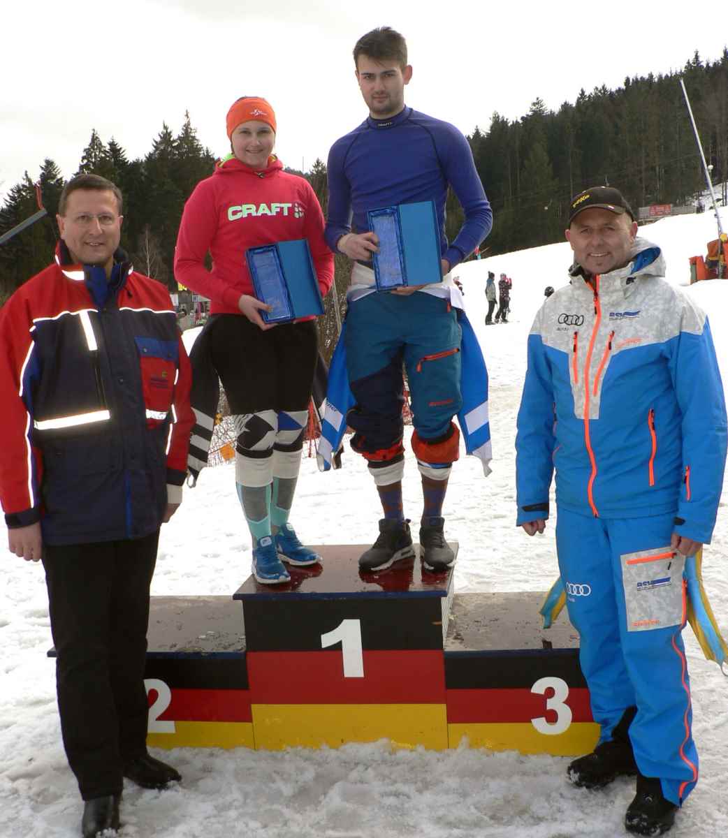 Die beiden Slalom-Vereinsmeister 2017 des FC Chammünster sind Franziska Ries und Felix Krotlinski.