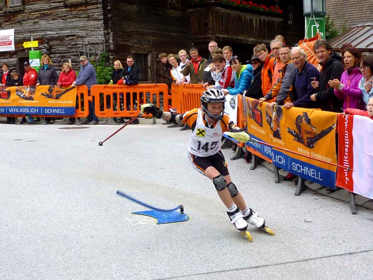 Schon die Kinder und Jugendlichen sind bei internationalen Rennen unterwegs: Luzia Gruber bei einem Weltcup-Rennen in Stuhlfelden/Österreich.