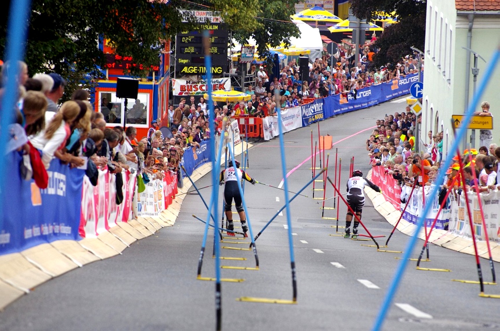 Tolle Stimmung herrschte bei der Inline-alpin-Weltmeisterschaft in Cham, hier der Parallelslalom, in Furth im Wald soll's ähnlich sein.