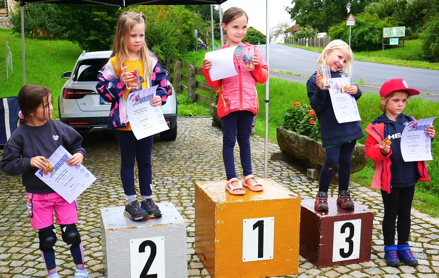 Respektable Fahrten legten schon die jüngsten Starterinnen hin.
