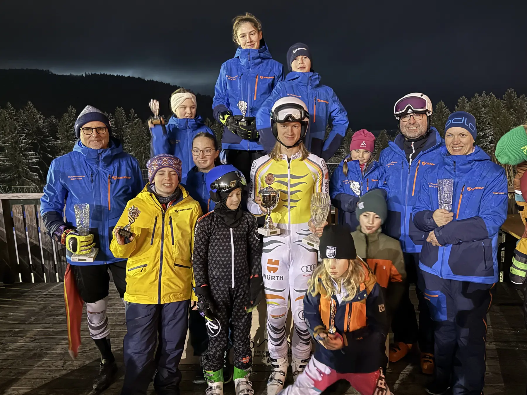 22 Starter vom FC Chammünster gingen beim Flutlicht-Pokalrennen des WSV St. Englmar um den Silberski an den Start. 22 Starter vom FC Chammünster gingen beim Flutlicht-Pokalrennen des WSV St. Englmar um den Silberski an den Start.