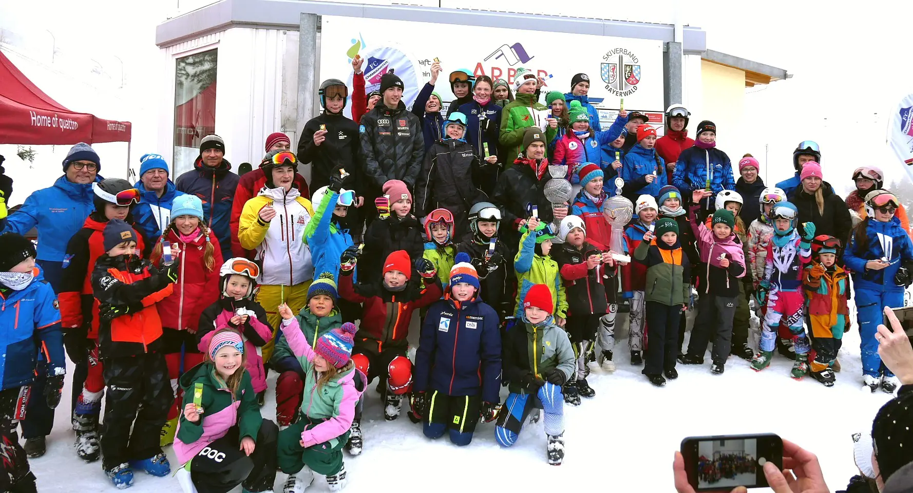Sie alle landeten in ihren Altersklassen auf dem Stockerl beim Riesentorlauf. Sie alle landeten in ihren Altersklassen auf dem Stockerl beim Riesentorlauf.